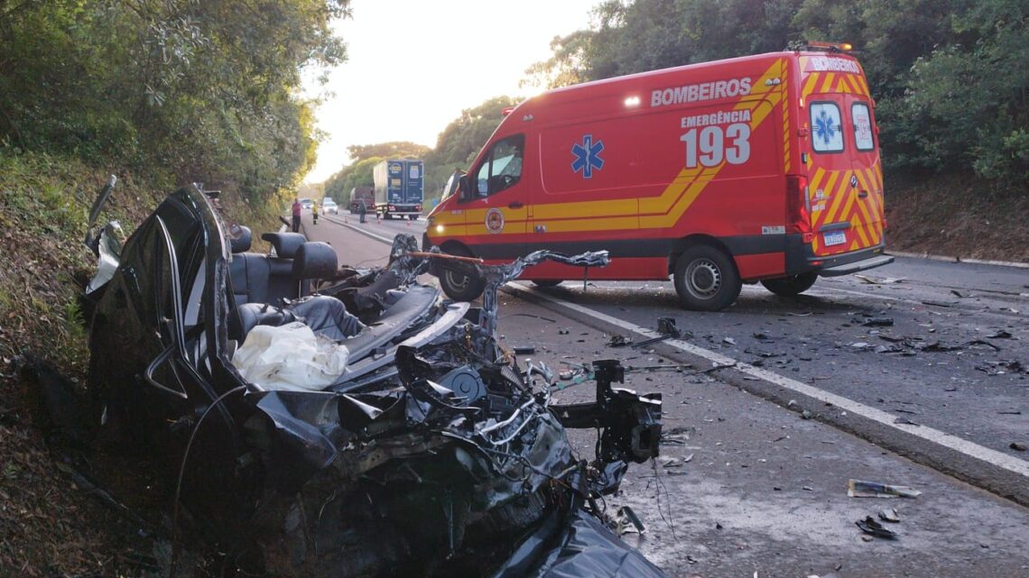 Colisão entre carro e caminhão deixa um morto na BR-282 em Vargeão