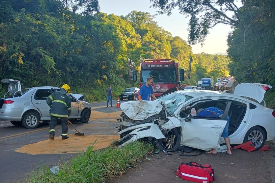 Colisão frontal na SC-135 deixa um morto e dois feridos em Tangará