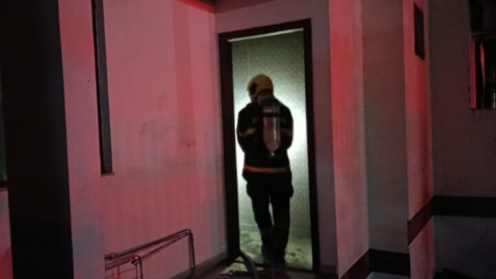 Incêndio atinge casa durante a madrugada e deixa dois feridos em Criciúma