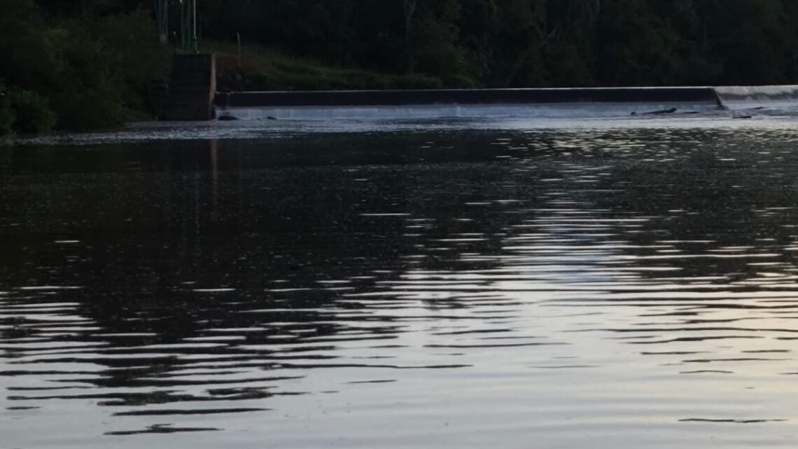 Afogamento mobiliza bombeiros e deixa uma vítima hospitalizada em São Domingos