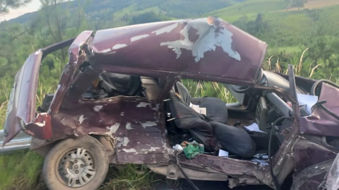 Mulher morre em colisão entre dois carros na SC-350