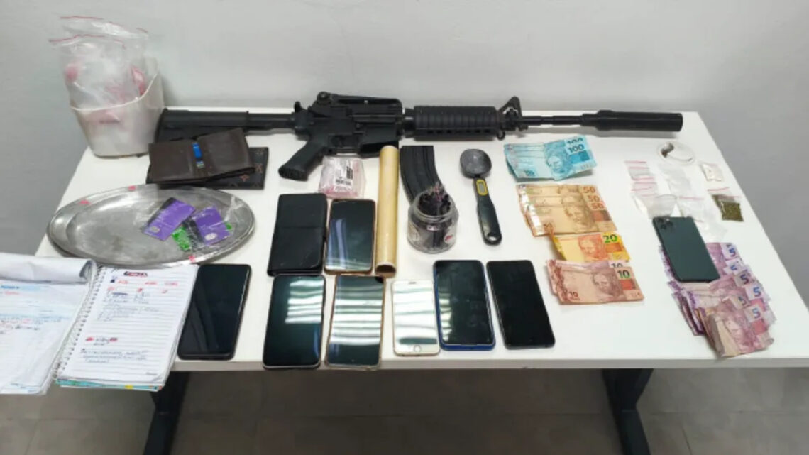 Três pessoas são presas em operação contra o tráfico de drogas em SC