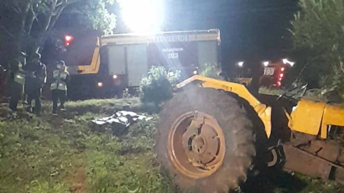 Trator capota e homem morre em área rural no Oeste de SC