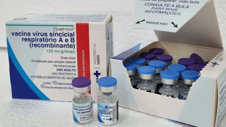 Santa Catarina recebe 25,8 mil doses da vacina contra bronquiolite (VSR) para gestantes