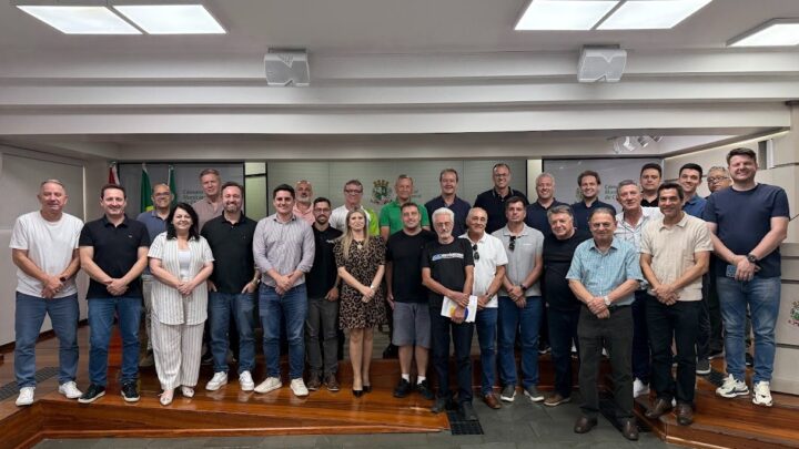 Câmara de Chapecó recebe Automóvel Clube para apresentação das obras e projetos do Autódromo