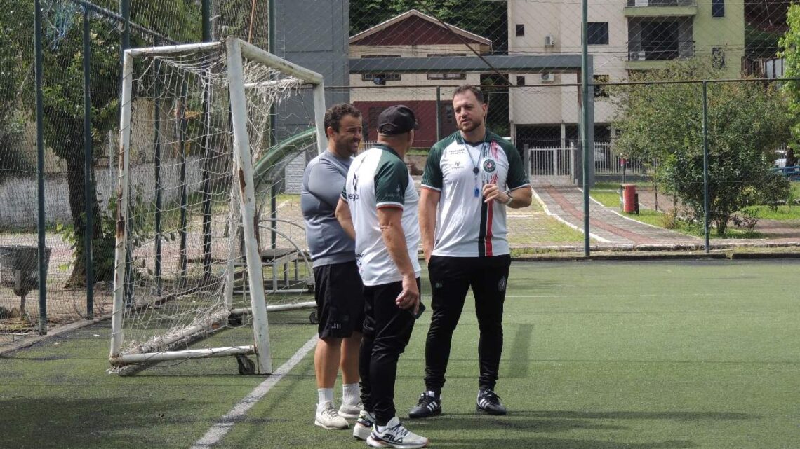 Elenco do Galo do Oeste se apresenta para o início da preparação visando o Catarinense 2026