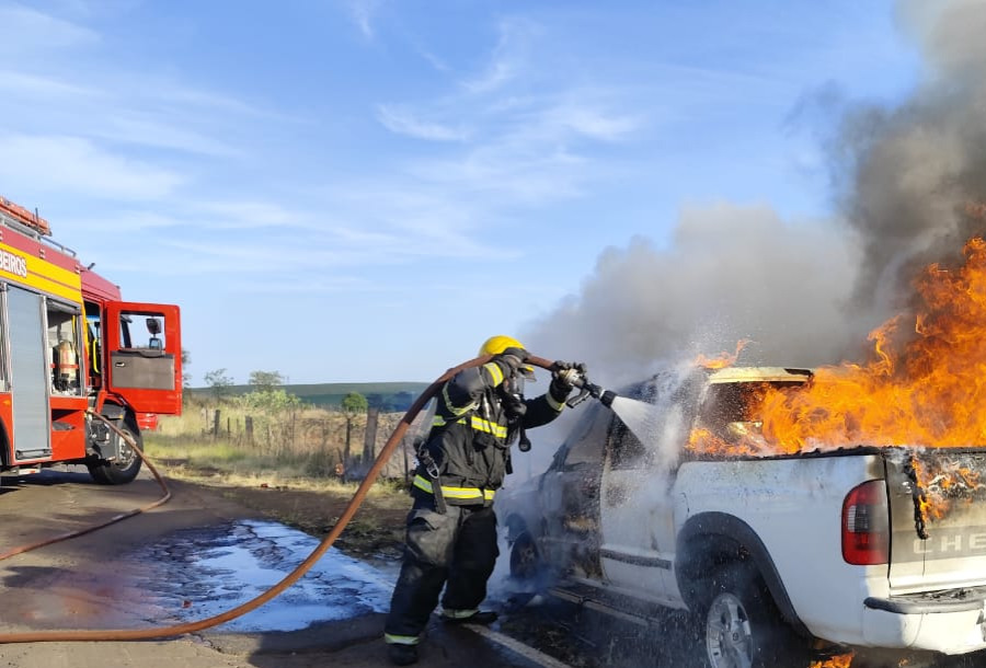 Incêndios em veículos são registrados com pouco mais de 10 minutos de intervalo em Chapecó