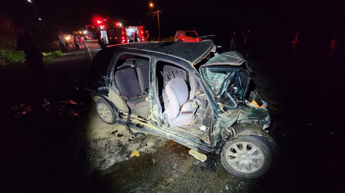 Acidente entre veículos mata três pessoas na SC-108