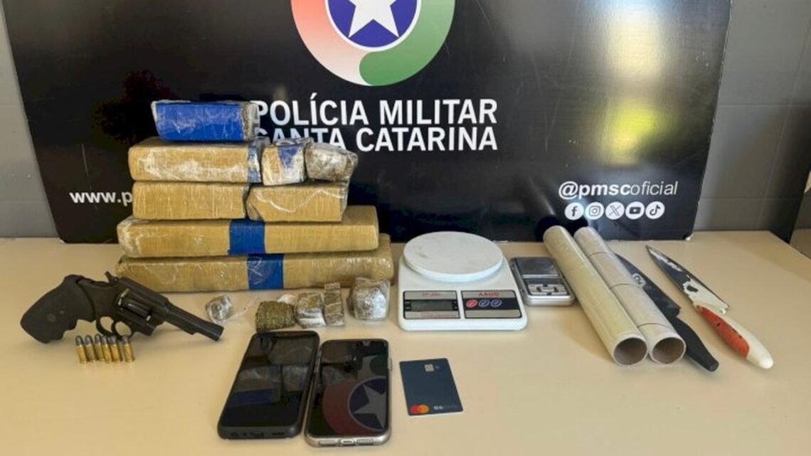 PM resgata mãe e filho em cárcere privado e prende suspeito com drogas e arma de fogo