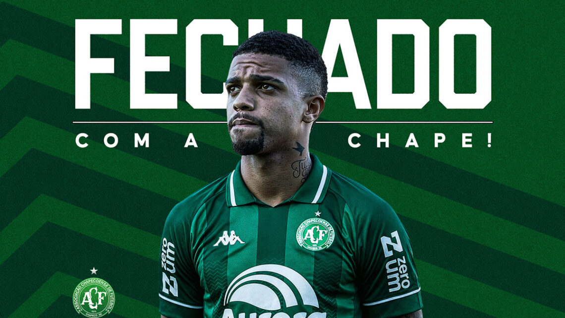 Meia Robert é o novo reforço da Chapecoense