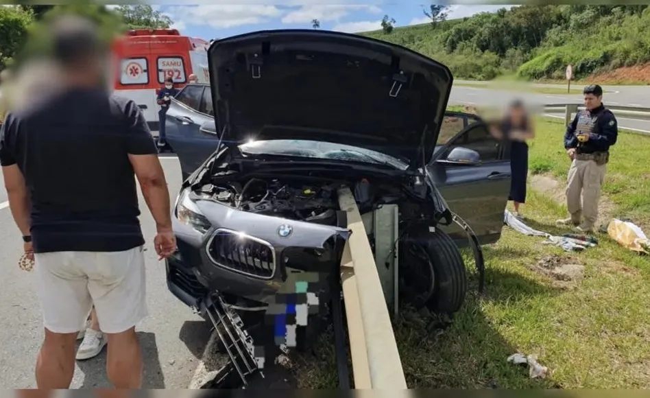 Criança morre após guard-rail atravessar carro em acidente na volta do litoral em SC