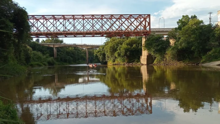 Adolescente morre após se afogar em rio entre SC e PR