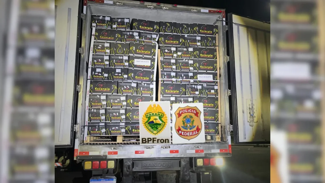 Carreta com 30 toneladas de mercadoria contrabandeada é apreendida em SC