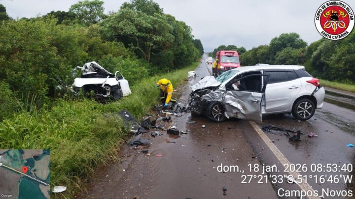 Colisão na BR-282 deixa duas mulheres mortas e um homem ferido em Campos Novos