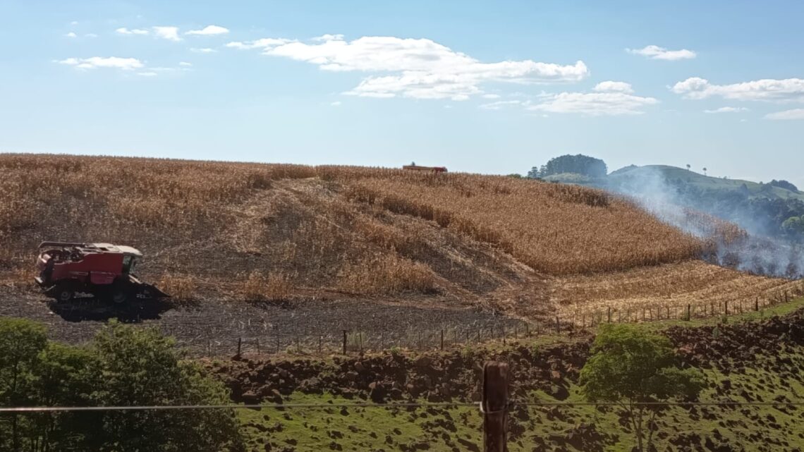 Incêndio em colheitadeira se espalha e atinge lavoura em Caibi