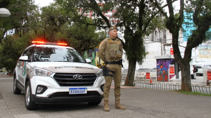 Polícia de SC já aplicou mais de 4,7 mil multas por uso de drogas em locais públicos