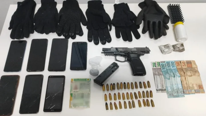 Quarteto é preso por envolvimento em roubos a cooperativa de crédito em SC