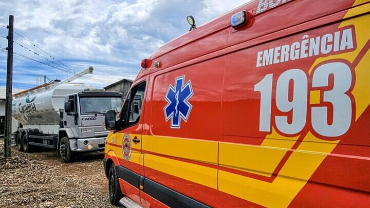 Motorista de caminhão sofre choque elétrico durante trabalho em Vargeão