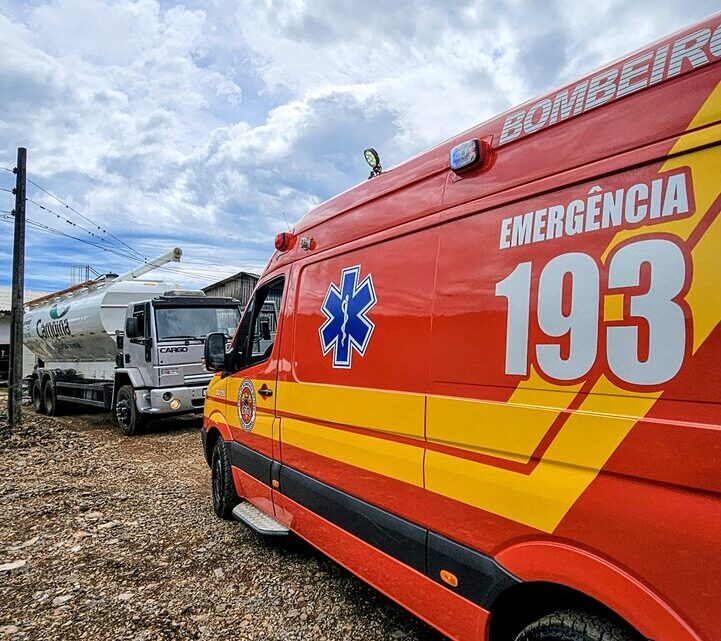 Motorista de caminhão sofre choque elétrico durante trabalho em Vargeão