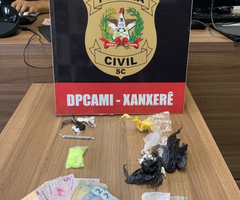Polícia Civil prende dois adultos e apreende quatro adolescentes por tráfico de drogas em Xanxerê