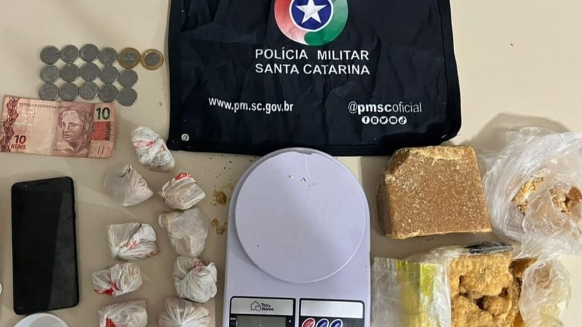 PMSC apreende cerca de 1,4 kg de crack e prende três homens por tráfico de drogas em Fraiburgo