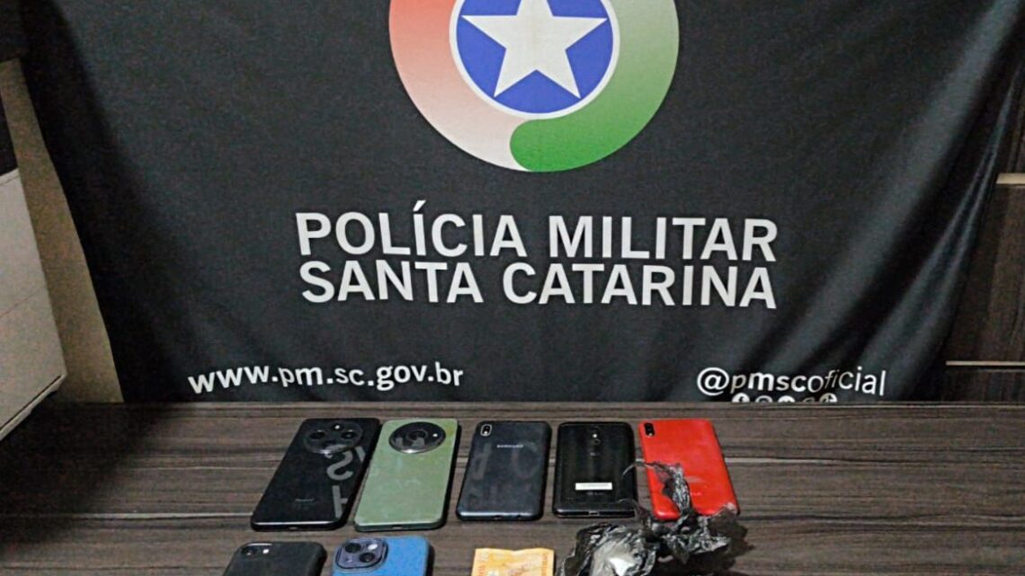 Polícia Militar prende três pessoas por tráfico de drogas em Modelo