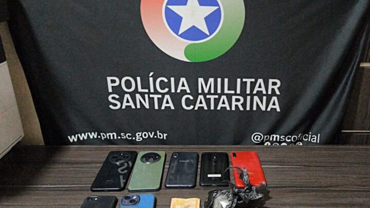 Polícia Militar prende três pessoas por tráfico de drogas em Modelo