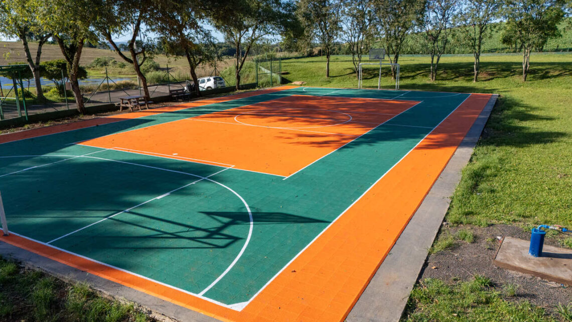 Prefeitura de Chapecó investe em pisos modulares para as quadras poliesportivas das escolas municipais