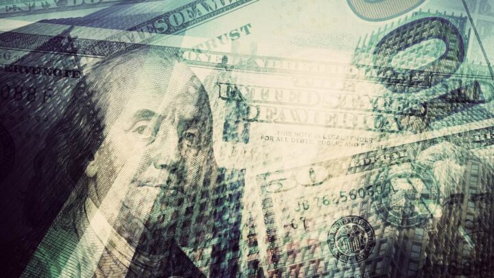 Brasil amarga a segunda maior saída de dólares da história