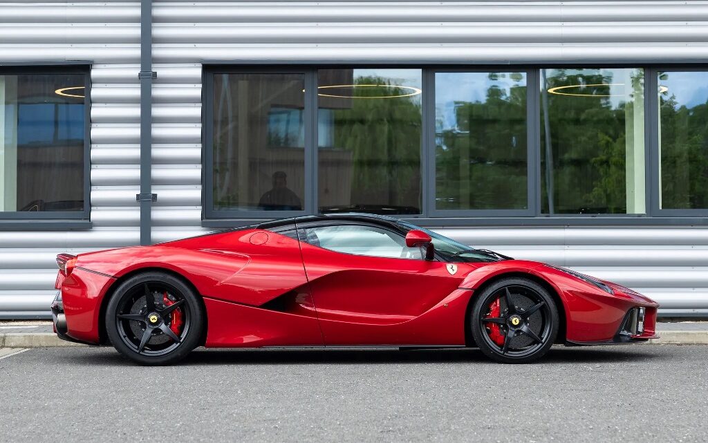 Ferrari raríssima: conheça o carro mais caro do Brasil que está emplacado em SC