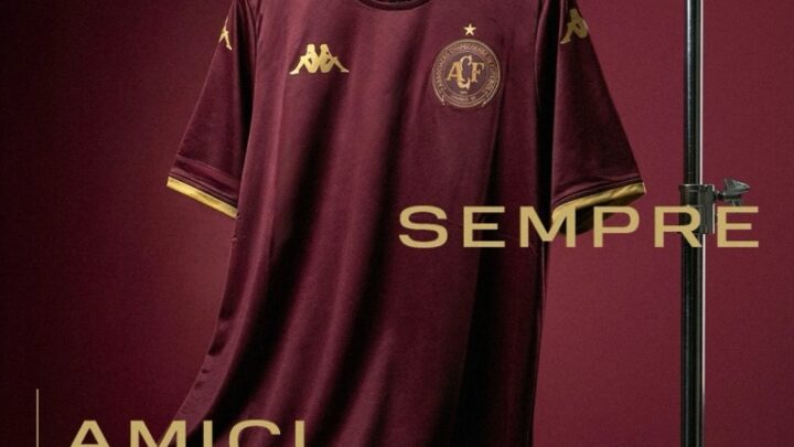 Chape lança camisa de goleiro em homenagem a time italiano que também passou por tragédia aérea