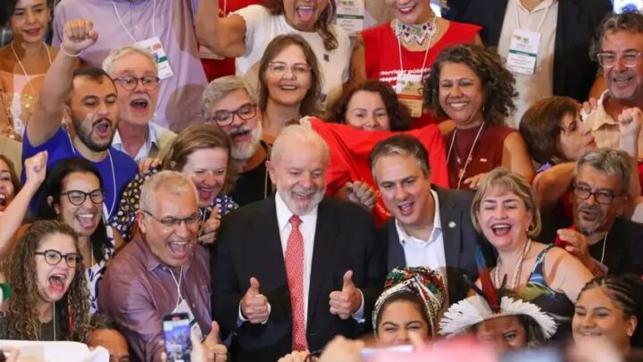 Reajuste de professores deve ser de R$ 18 em 2026 conforme o MEC