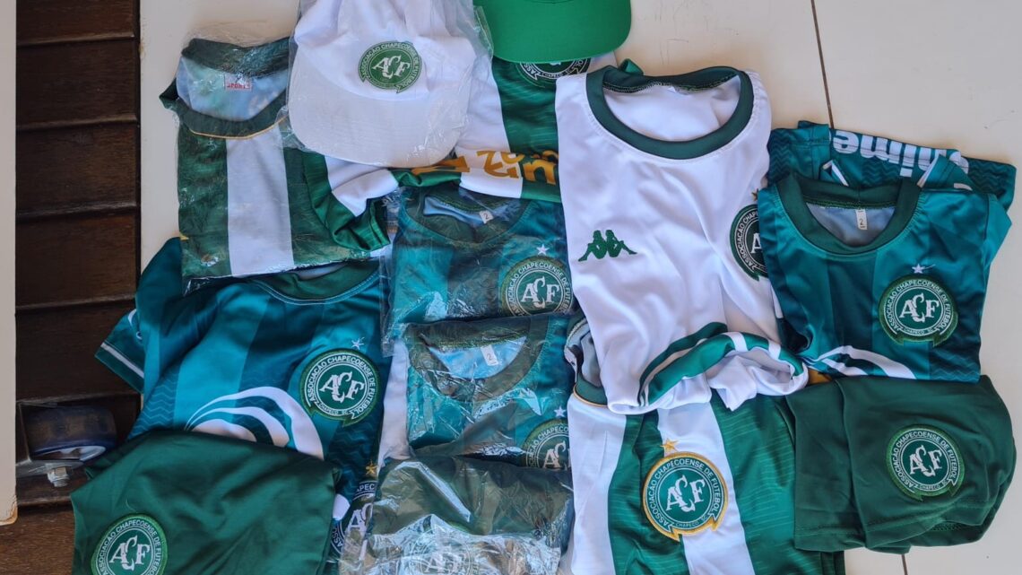 Operação conjunta prende 16 pessoas por venda de produtos esportivos falsificados em Chapecó